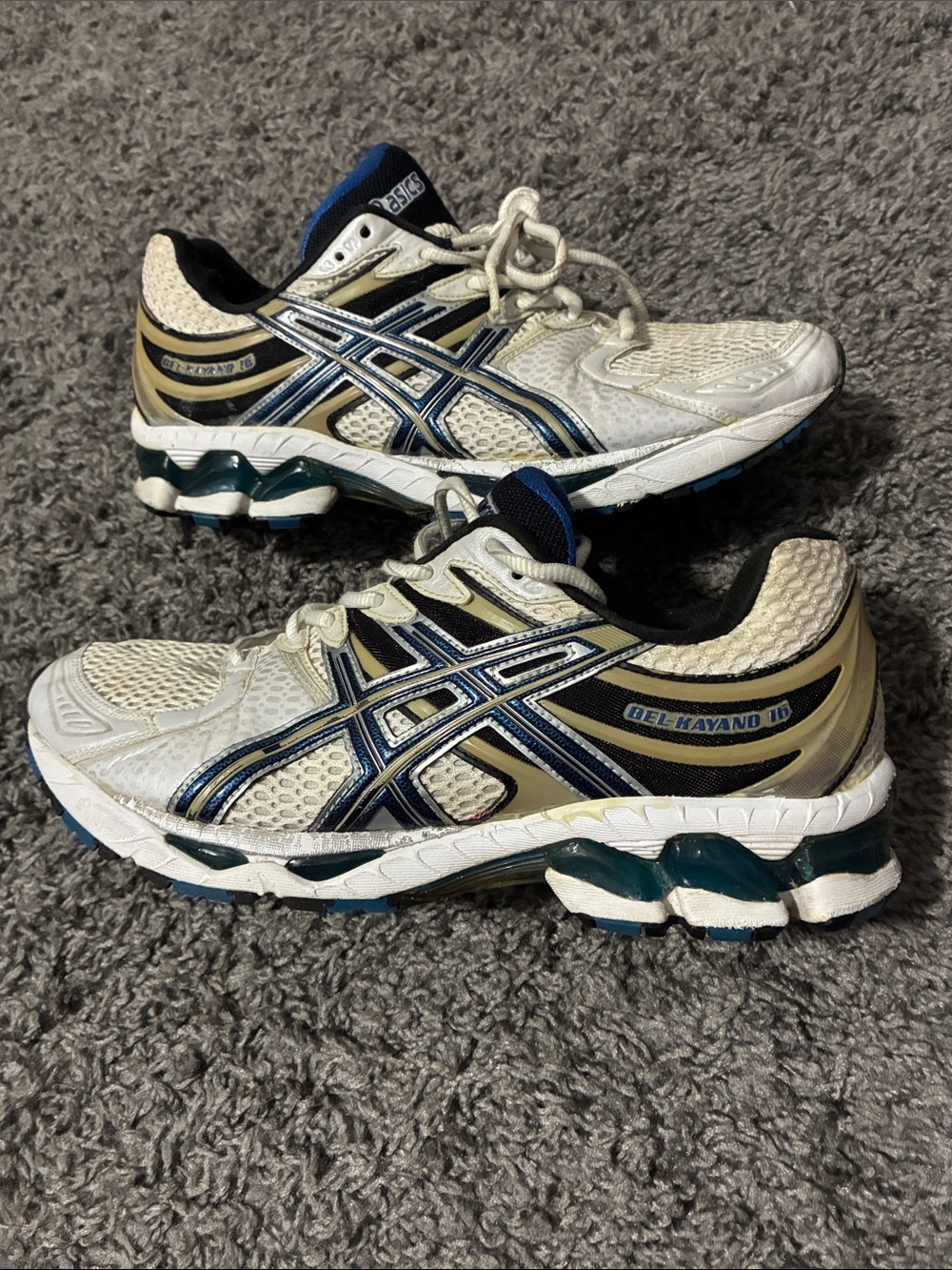 ASICS gel kayano 16